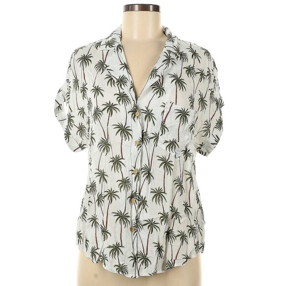 🚨 50% OFF BUNDLES! 🚨NWT Lush Short Sleeve Button Down Shirt - Picture 2 of 8